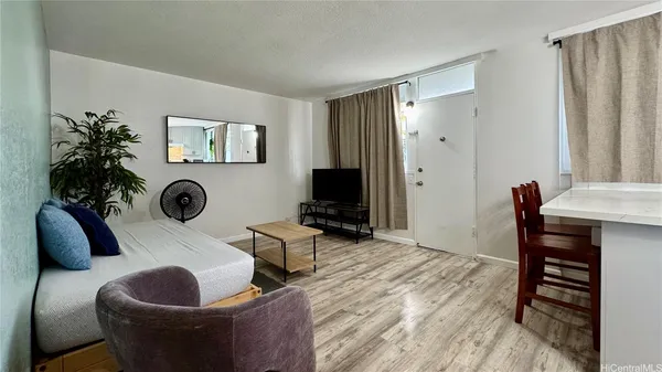 $2,500 | 455 Lewers Street, Unit 4, Honolulu, HI 96815