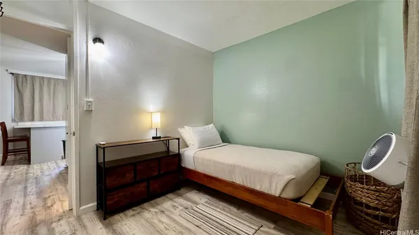 $2,500 | 455 Lewers Street, Unit 4, Honolulu, HI 96815