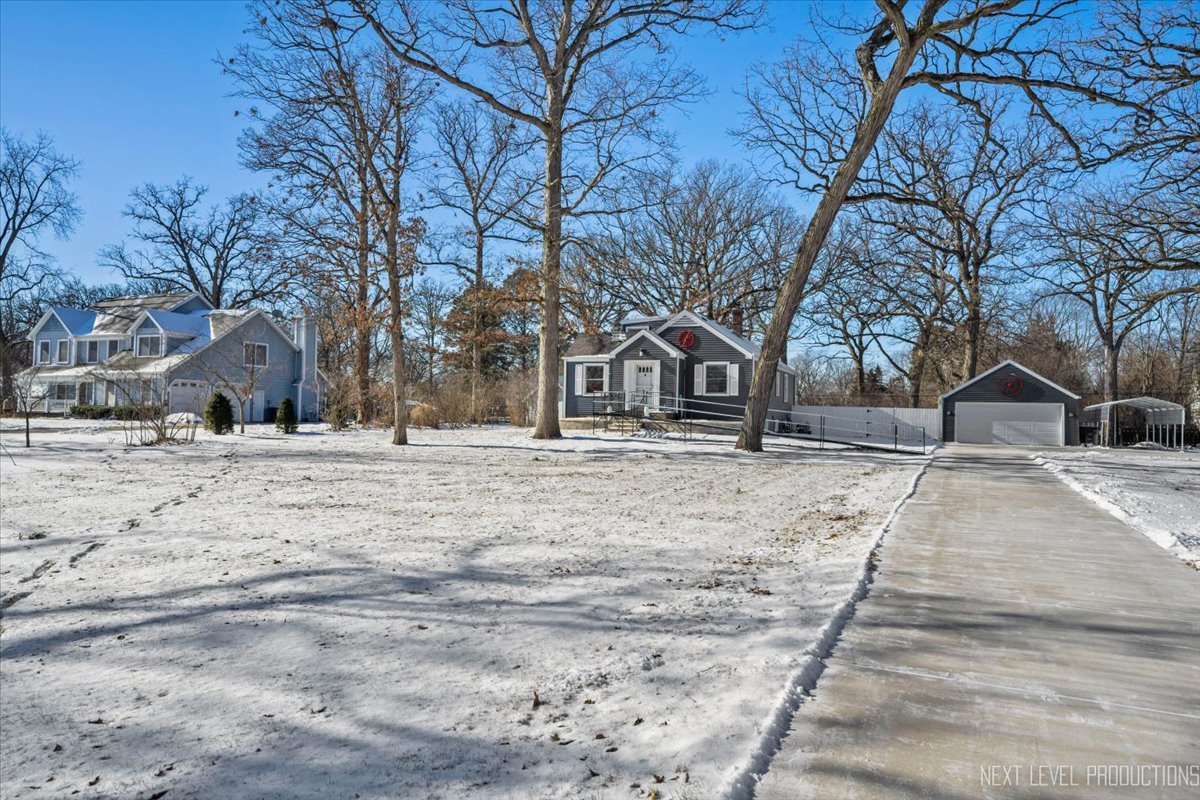 S654 Winfield Road Winfield, IL 60190 - Photo 3 of 25