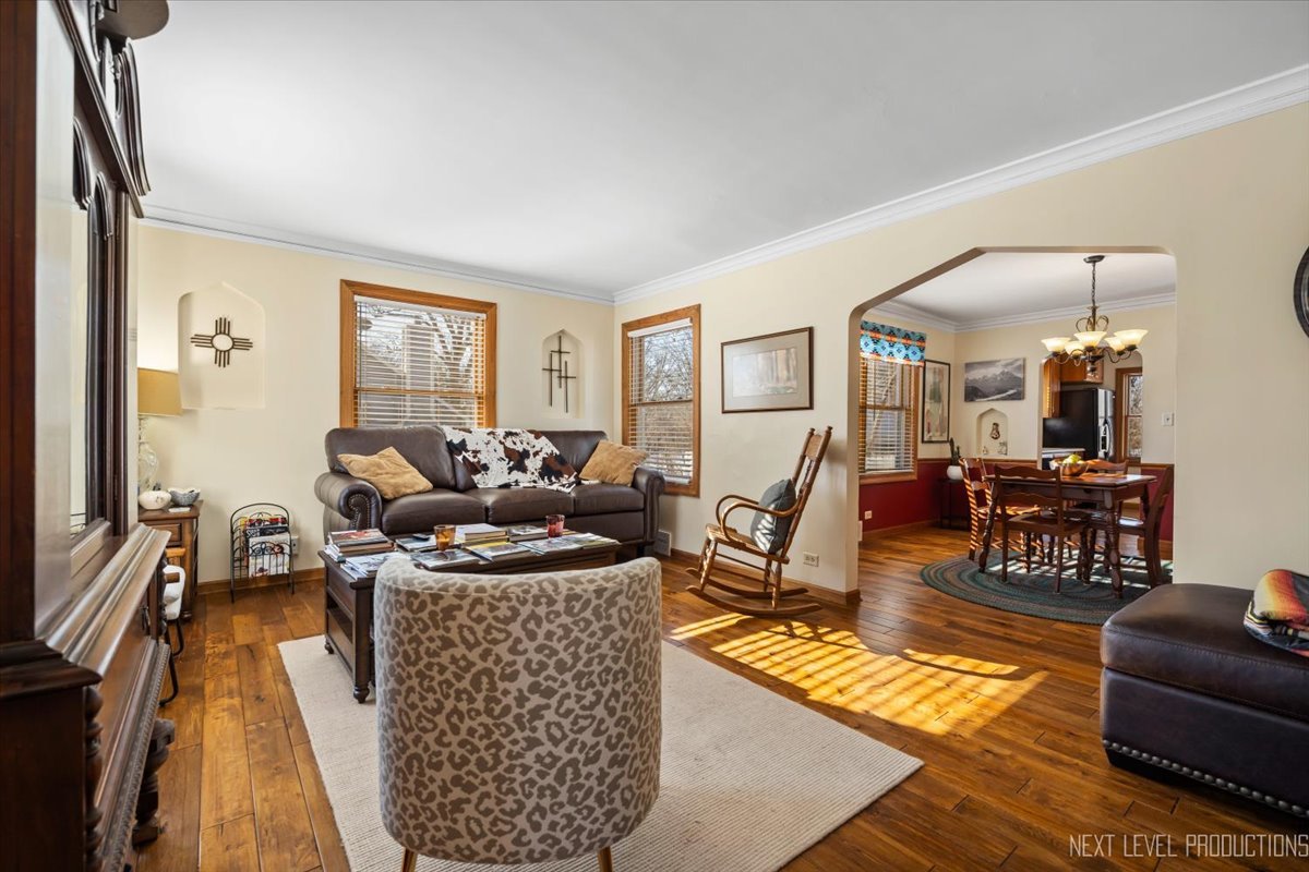 S654 Winfield Road Winfield, IL 60190 - Photo 8 of 25