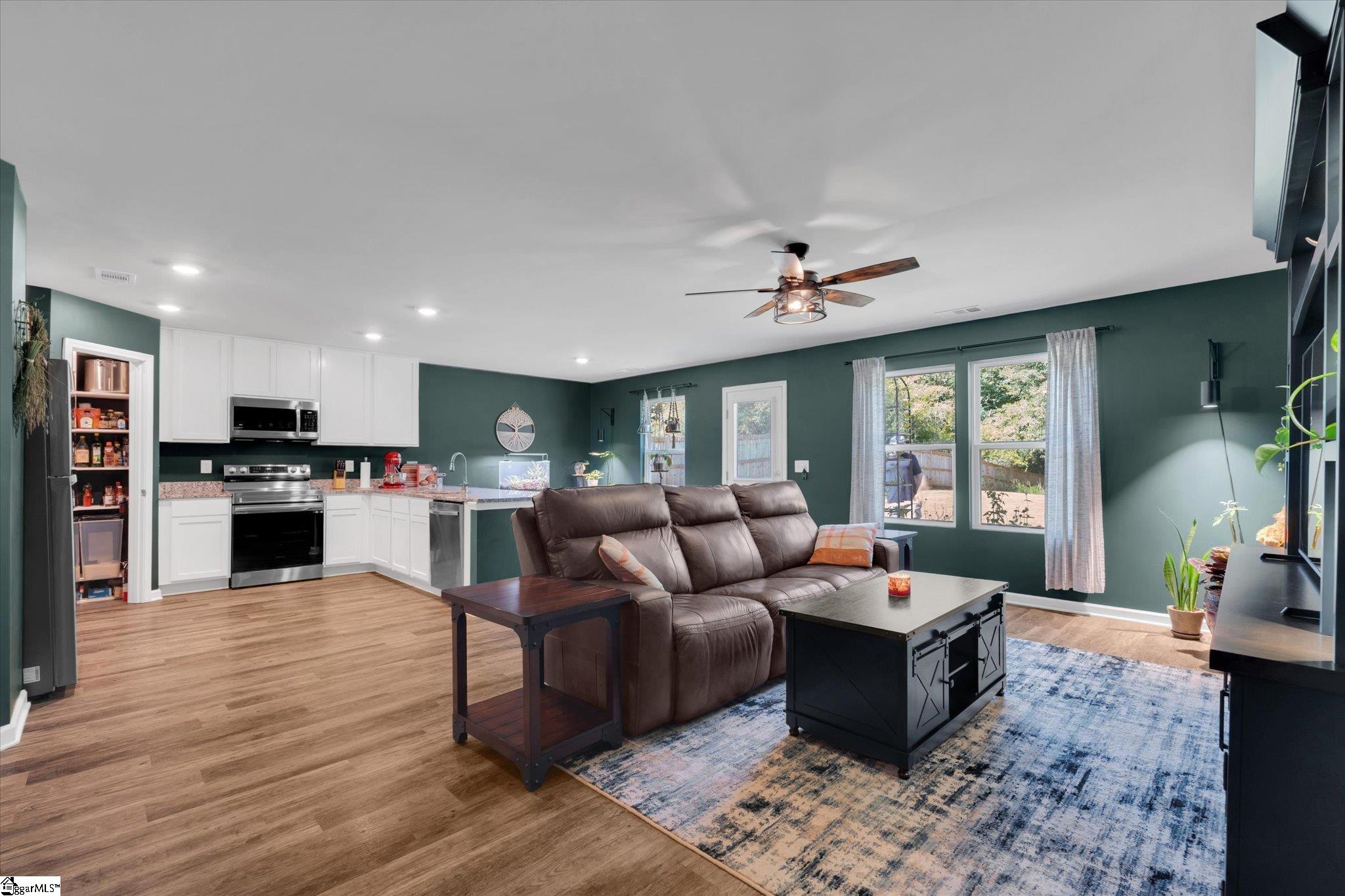 937 Hunters Trail Anderson, SC 29625 - Photo 3 of 37