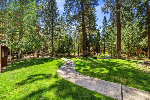 $1,149,000 | 929 Southwood Boulevard, Unit 11, Incline Village, NV 89451