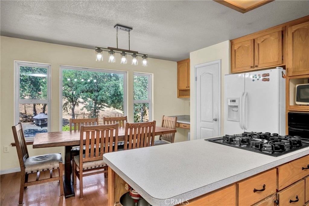 19652 Stinson Road Hidden Valley Lake, CA 95467 - Photo 11 of 38