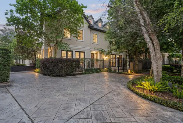 $1,575,000 | 30 Hackberry Lane, Unit A, Houston, TX 77027