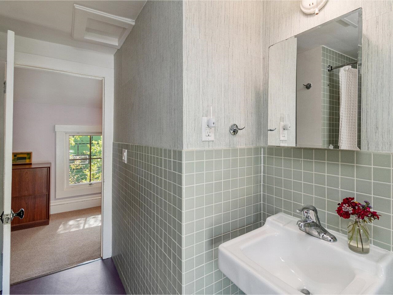 49 Mansfield Avenue Burlington, VT 05401 - Photo 34 of 59