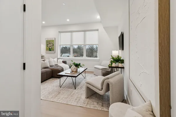 $1,696 | 20-30 West Allens Lane, Unit 401, Philadelphia, PA 19119