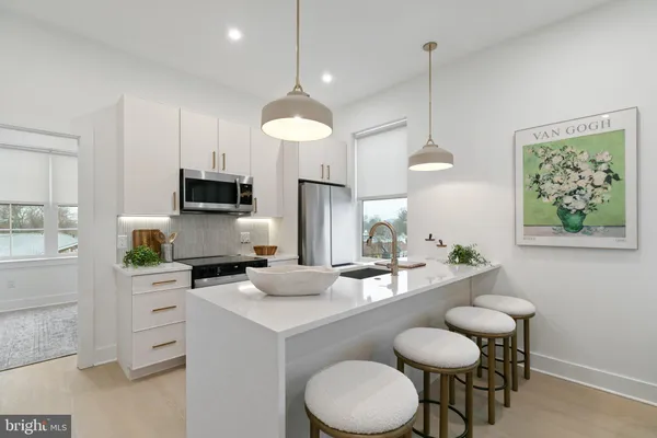 $1,696 | 20-30 West Allens Lane, Unit 401, Philadelphia, PA 19119