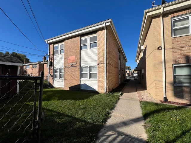 $1,550 | 5305 South 72nd Court, Unit 4, Summit, IL 60501