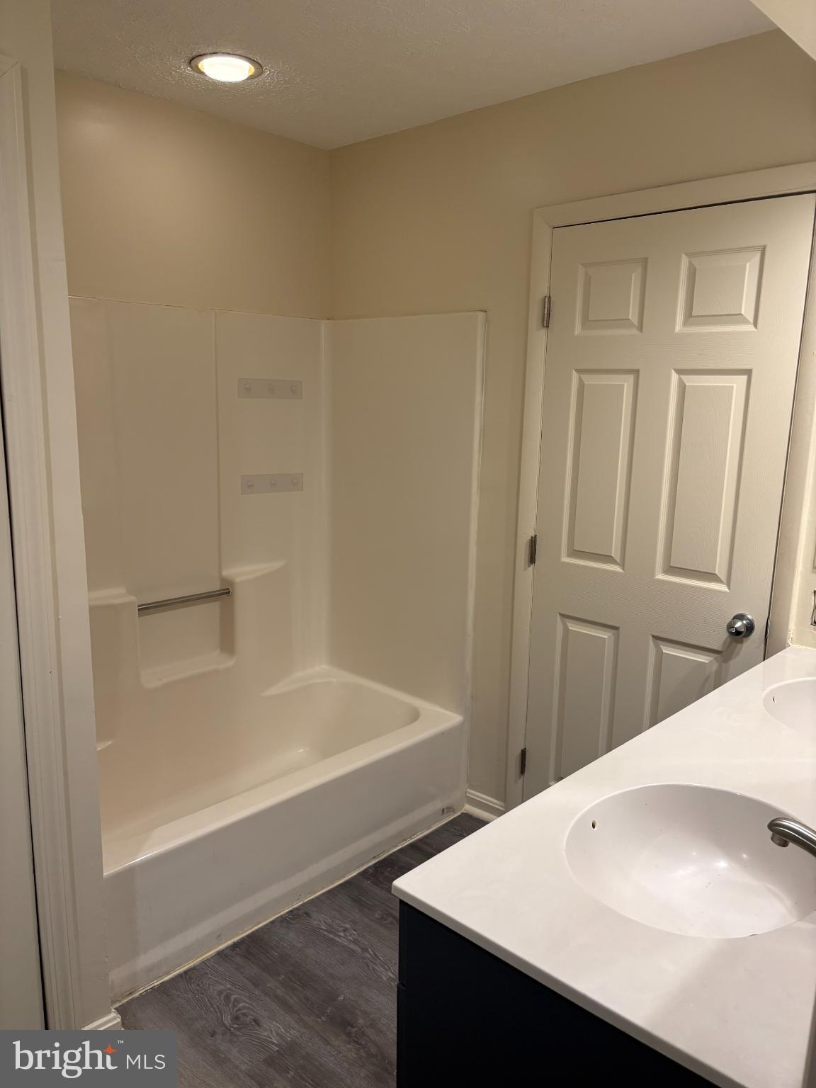 4342 Downs Square Belcamp, MD 21017 - Photo 20 of 30 a bathroom with a bathtub and a sink