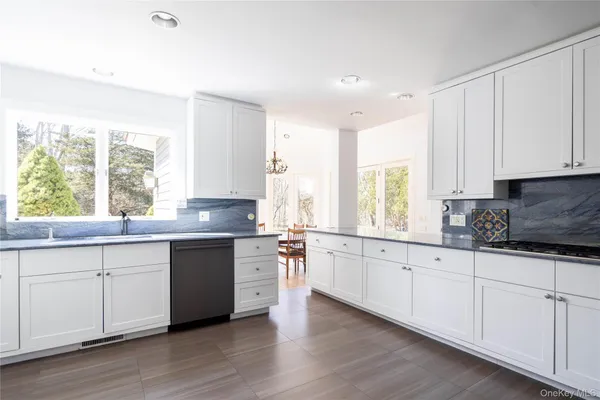 $2,195,000 | 3 Plume Grass Way, Westhampton, NY 11977