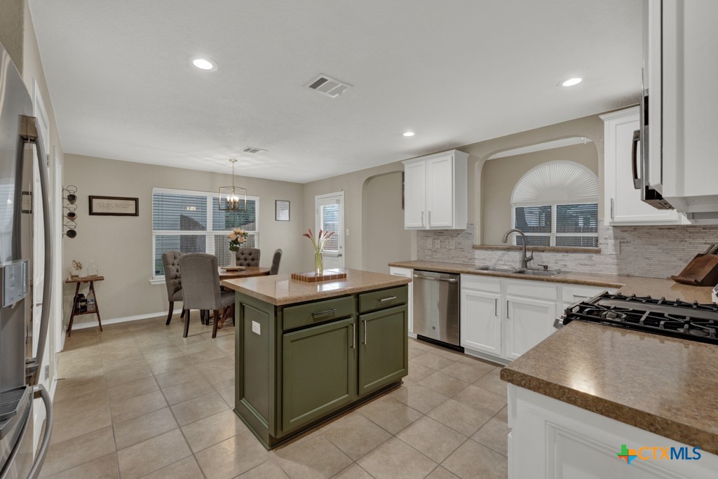 716 Hollow Ridge Schertz, TX 78108 - Photo 16 of 41