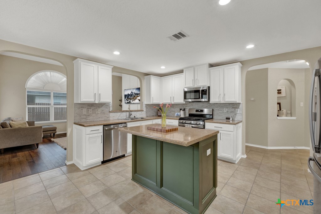 716 Hollow Ridge Schertz, TX 78108 - Photo 17 of 41