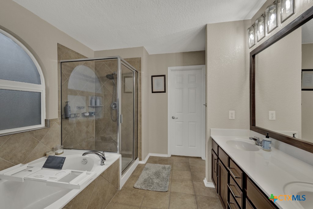 716 Hollow Ridge Schertz, TX 78108 - Photo 24 of 41