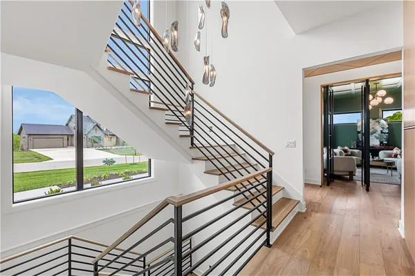$1,549,999 | 7470 Northwest Fawn Avenue, Parkville, MO 64152