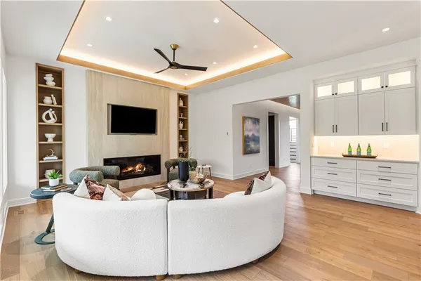 $1,549,999 | 7470 Northwest Fawn Avenue, Parkville, MO 64152