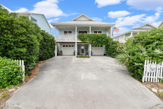 $950,000 | 737 Fort Fisher Boulevard North, Kure Beach, NC 28449