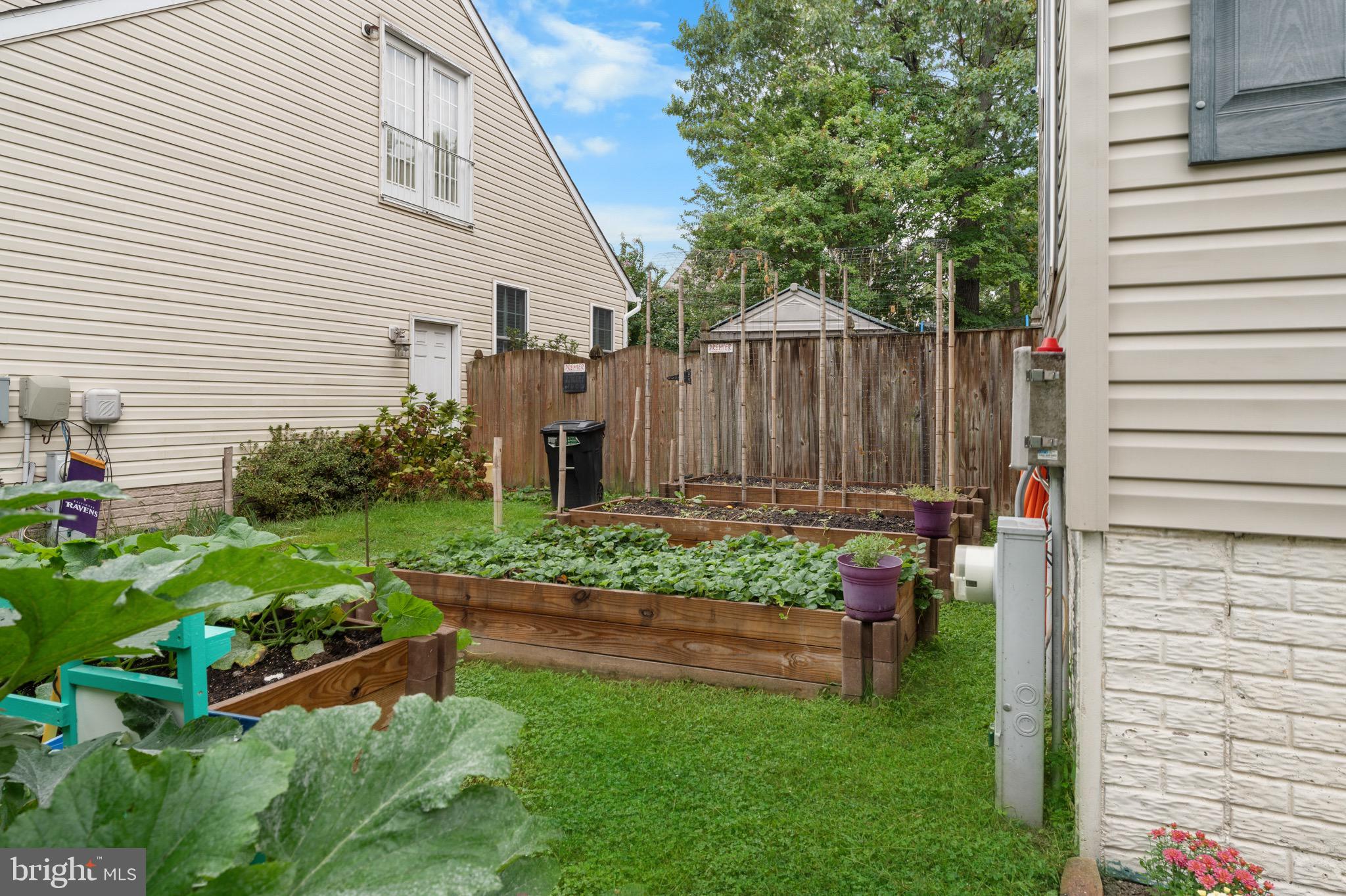 654 211th Street Pasadena, MD 21122 - Photo 3 of 48