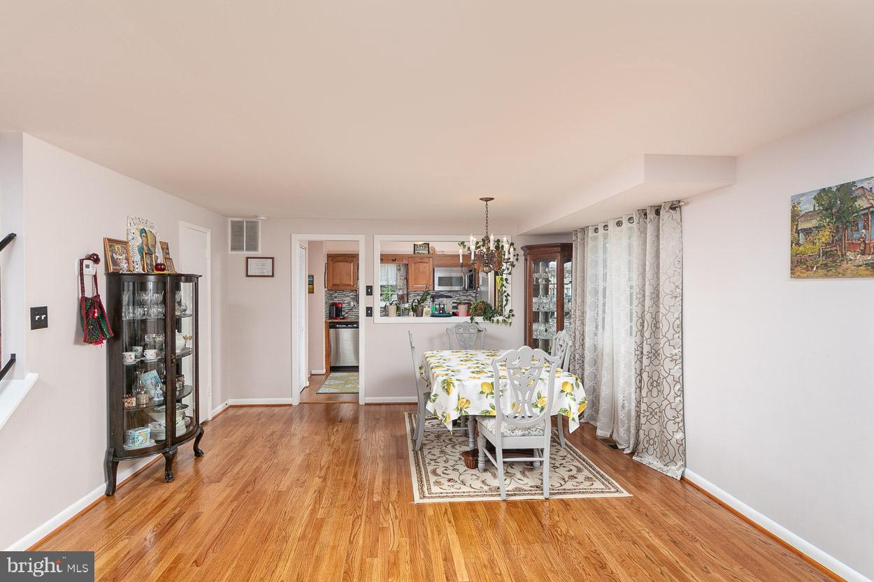 5654 Braxfield Road Baltimore, MD 21227 - Photo 12 of 32