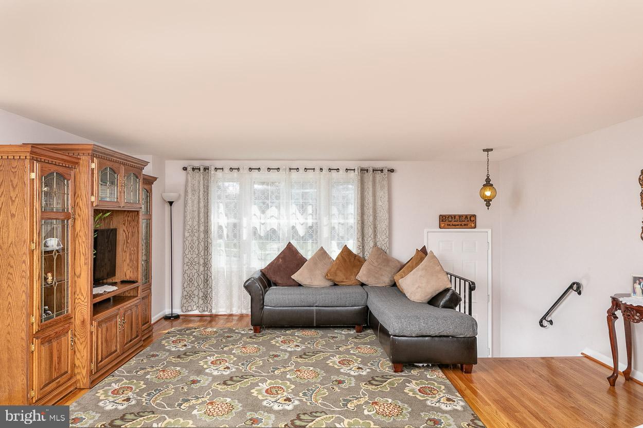 5654 Braxfield Road Baltimore, MD 21227 - Photo 13 of 32