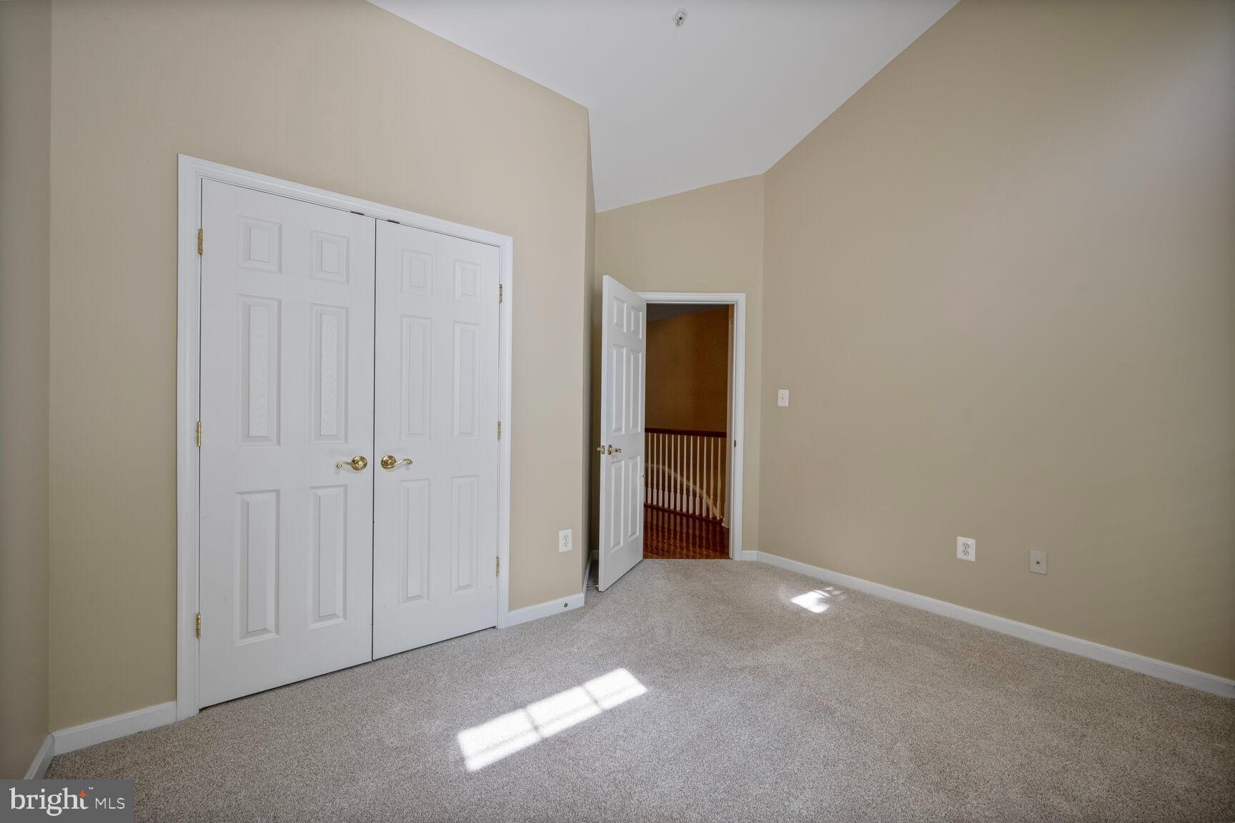 370 Hart Road Gaithersburg, MD 20878 - Photo 18 of 40 Bedroom number two - high ceilings!