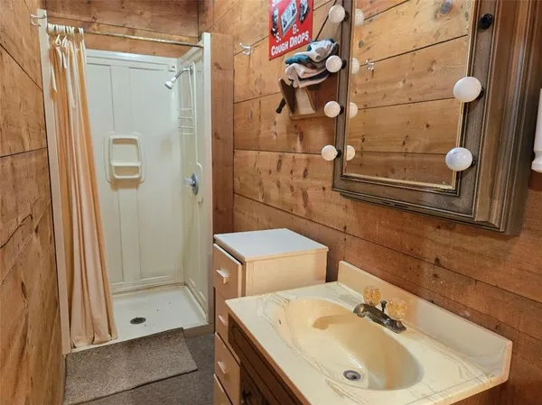 $349,000 | 393 Sugar Lake Drive, Mound City, KS 66056