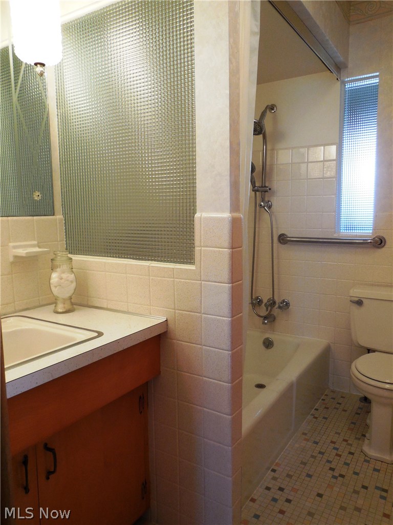 8705 Biddulph Road Brooklyn, OH 44144 - Photo 10 of 21