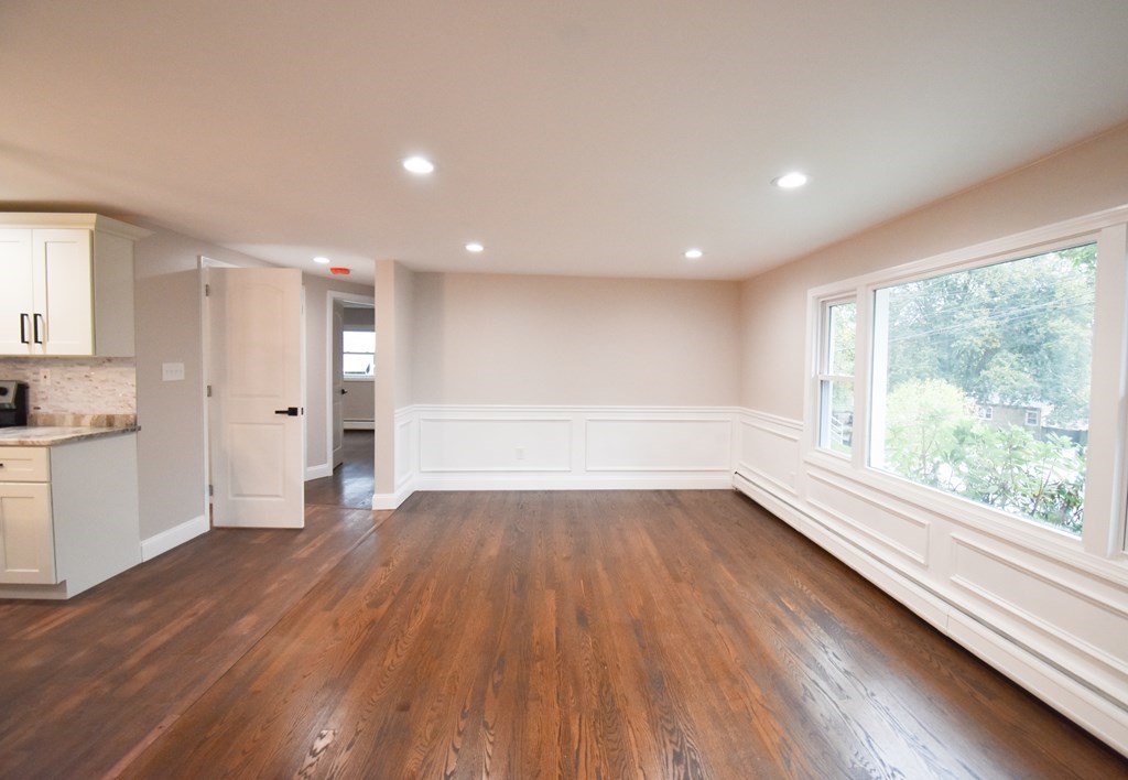 46 Balis Street Springfield, MA 01109 - Photo 11 of 20