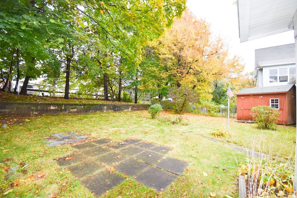 46 Balis Street Springfield, MA 01109 - Photo 4 of 20