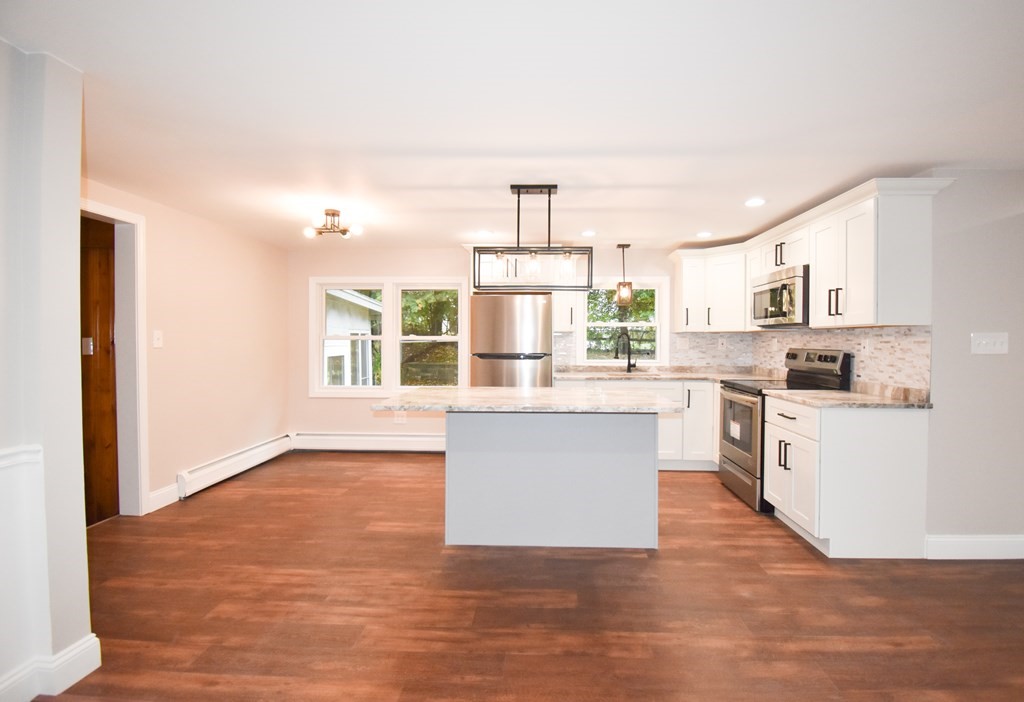 46 Balis Street Springfield, MA 01109 - Photo 9 of 20