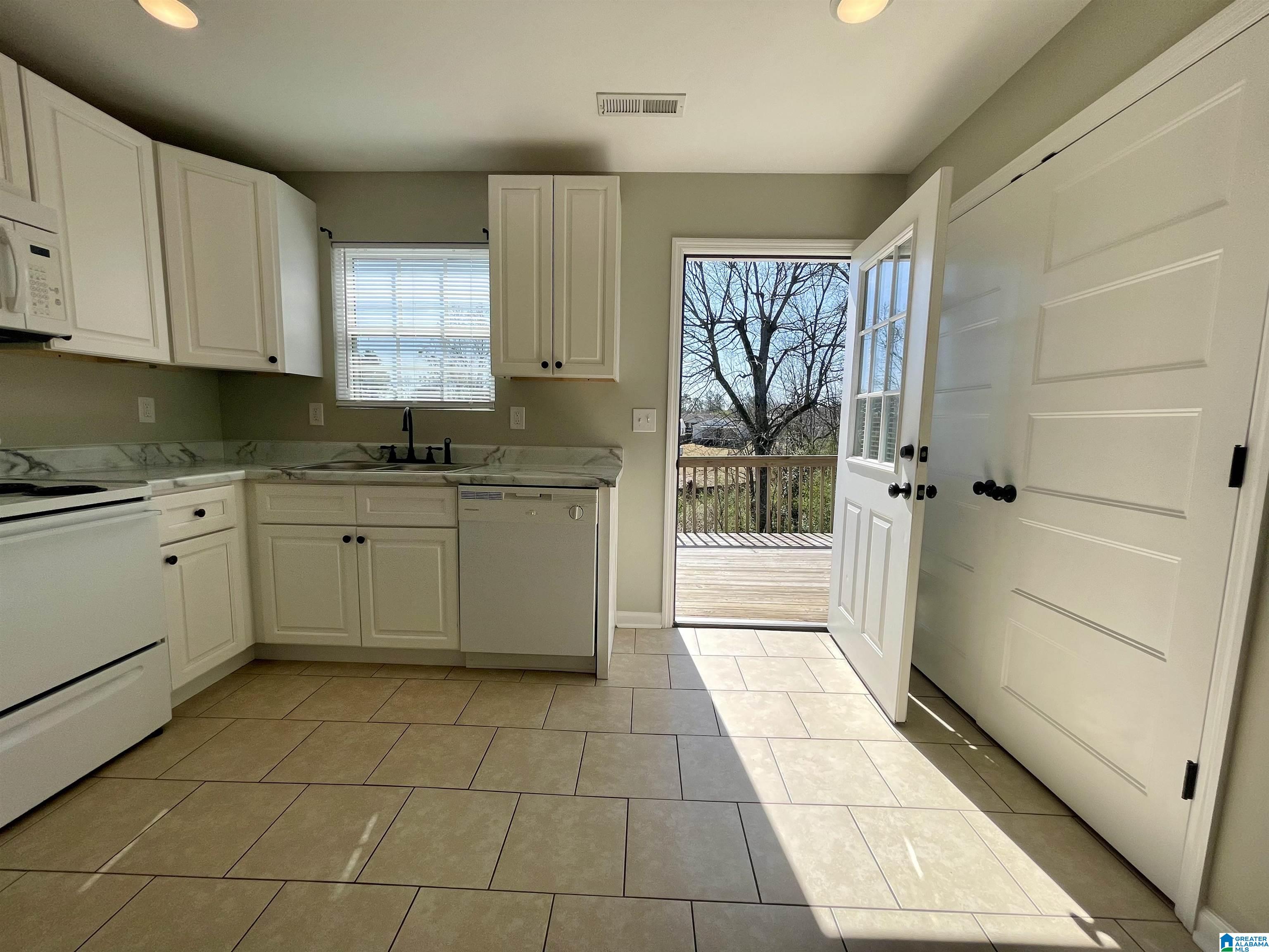1304 3rd Street Southeast Cullman, AL 35055 - Photo 5 of 19