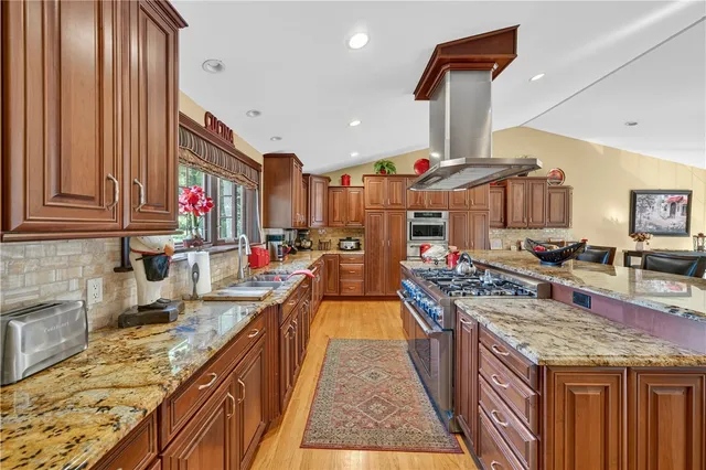 $724,999 | 5 Hancock Drive, Coventry, RI 02816