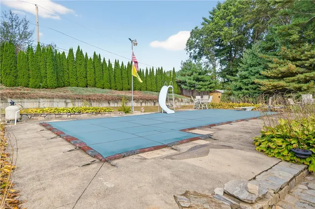 $724,999 | 5 Hancock Drive, Coventry, RI 02816