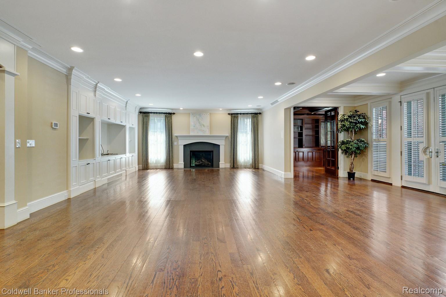 350 Aspen Road Birmingham, MI 48009 - Photo 13 of 60 Family room