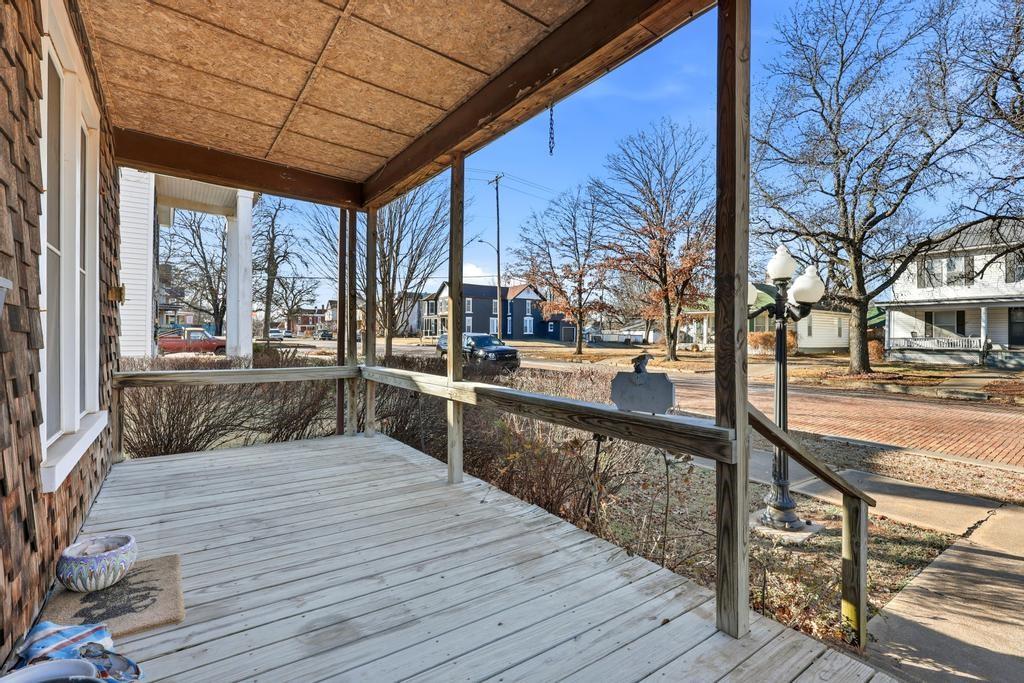 107 North Eddy Street Fort Scott, KS 66701 - Photo 4 of 32