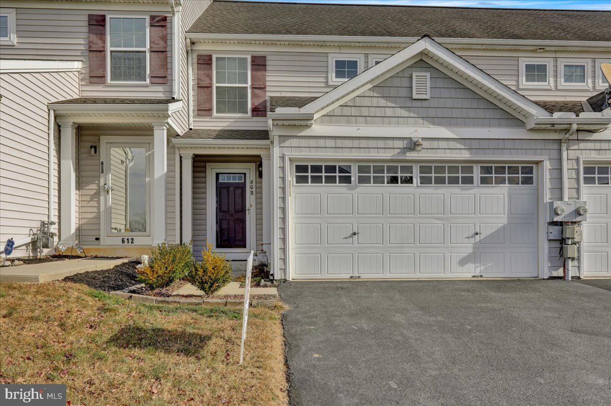 608 Fox Ridge Lane Lebanon, PA 17042 - Photo 3 of 34 Gallery Image 3