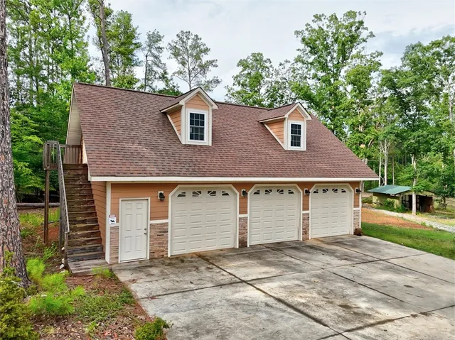 $735,000 | 213 Guthrie Road, Belton, SC 29627