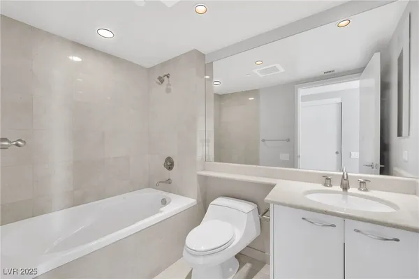 $5,400 | 2777 Paradise Road, Unit 2002, Las Vegas, NV 89109