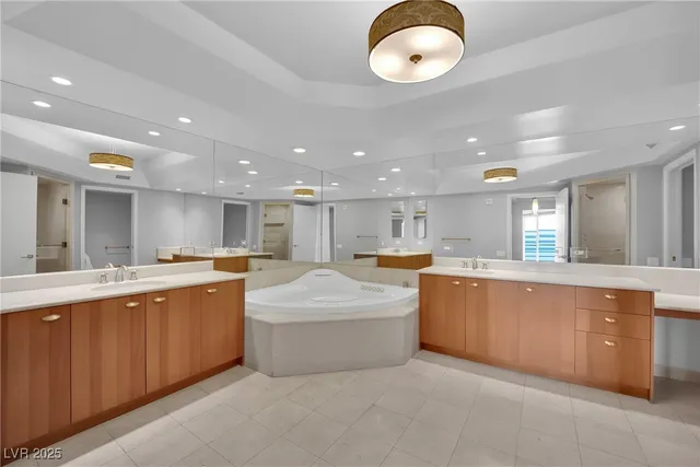 $5,400 | 2777 Paradise Road, Unit 2002, Las Vegas, NV 89109