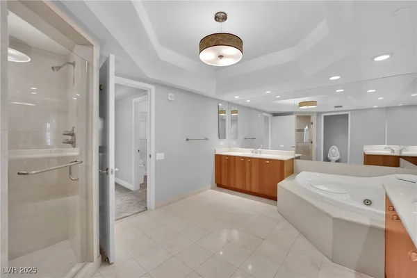 $5,400 | 2777 Paradise Road, Unit 2002, Las Vegas, NV 89109