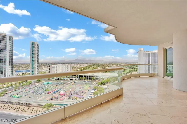 $5,400 | 2777 Paradise Road, Unit 2002, Las Vegas, NV 89109