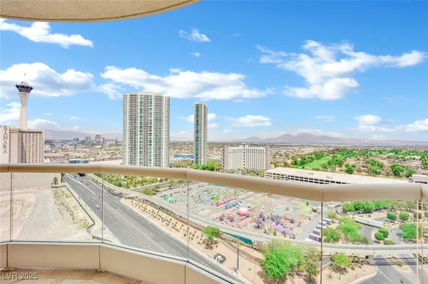 $5,400 | 2777 Paradise Road, Unit 2002, Las Vegas, NV 89109