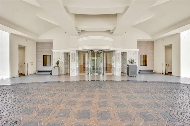 $5,400 | 2777 Paradise Road, Unit 2002, Las Vegas, NV 89109