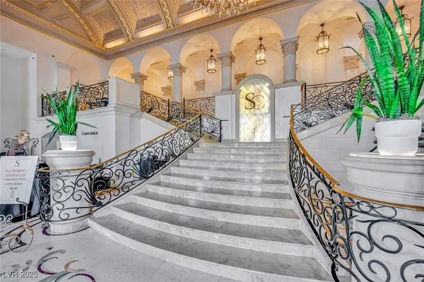 $5,400 | 2777 Paradise Road, Unit 2002, Las Vegas, NV 89109