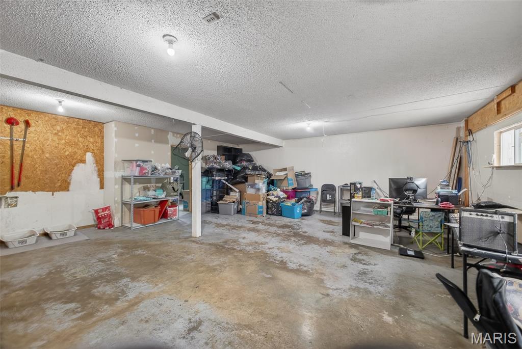 23639 Hawaii Road Lebanon, MO 65536 - Photo 28 of 43