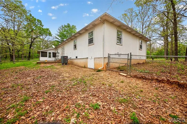 $249,900 | 23639 Hawaii Road, Lebanon, MO 65536