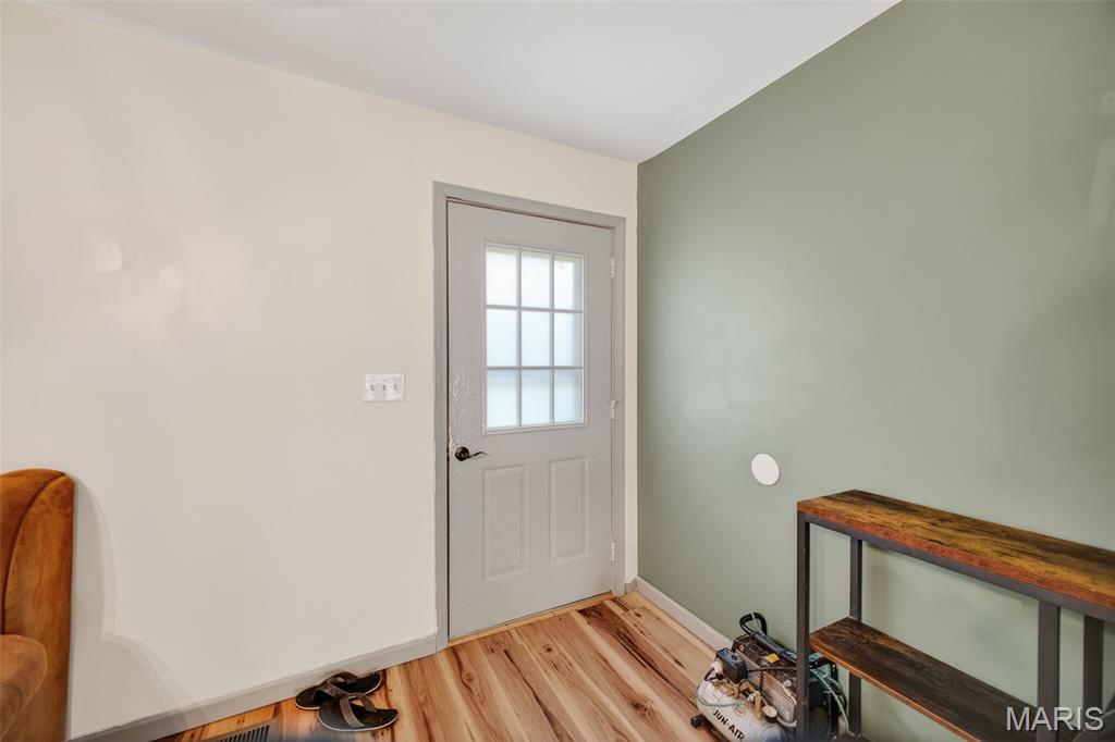 23639 Hawaii Road Lebanon, MO 65536 - Photo 4 of 43