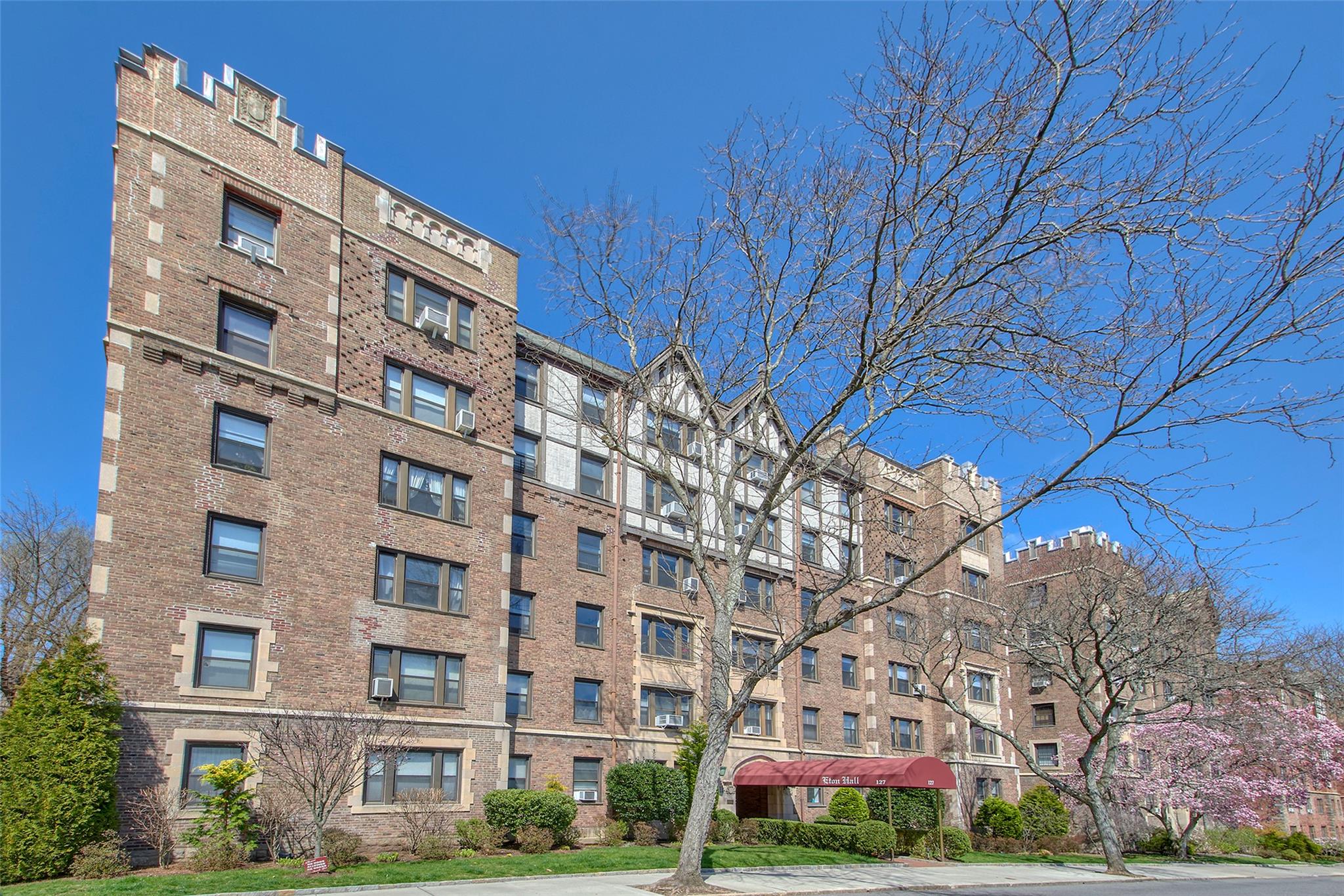a large building with a street view