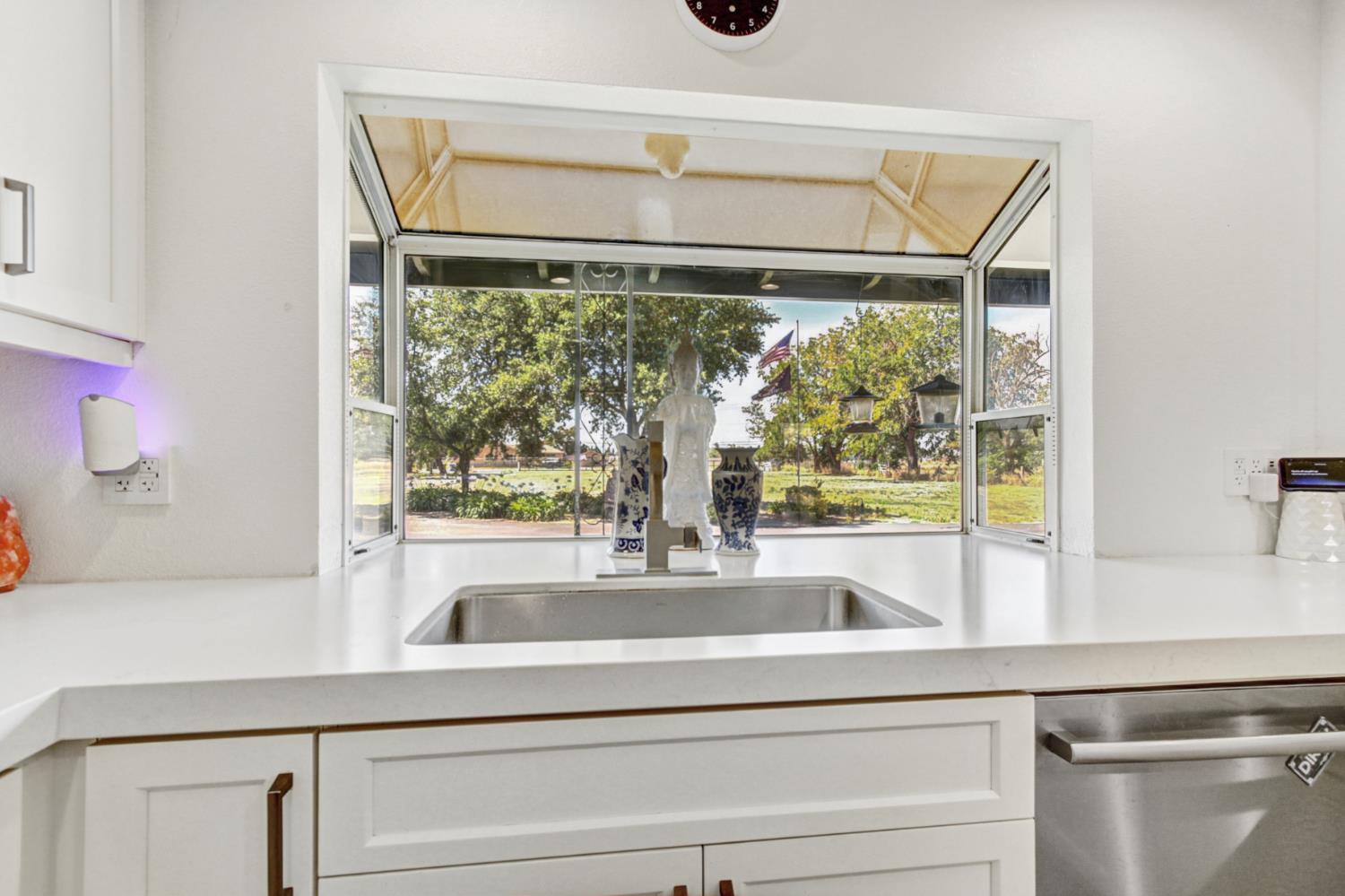 9529 Sheldon Road Elk Grove, CA 95624 - Photo 13 of 68