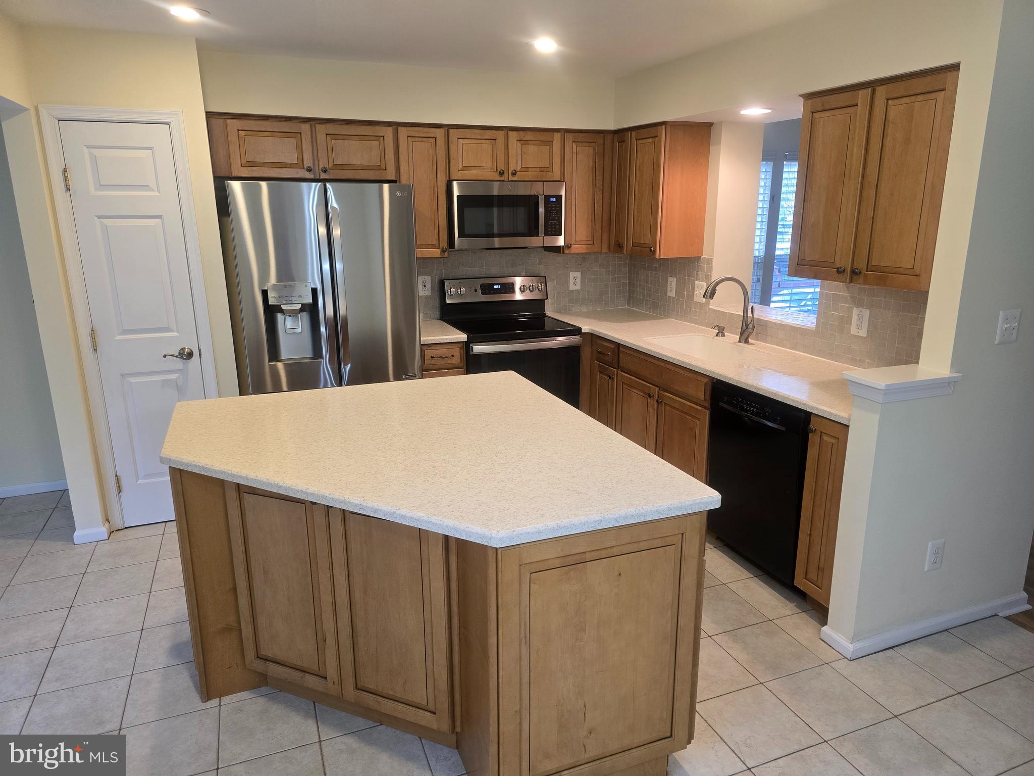 10331 Butternut Circle Manassas, VA 20110 - Photo 7 of 20