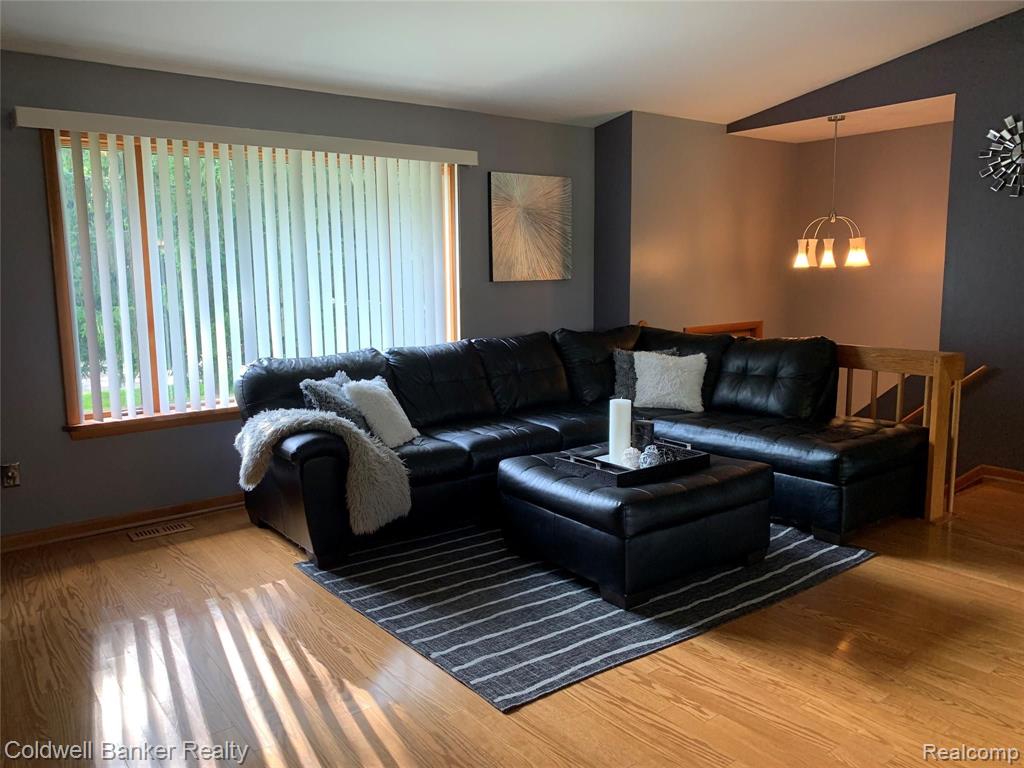 3331 Grant Road Rochester Hills, MI 48309 - Photo 2 of 23